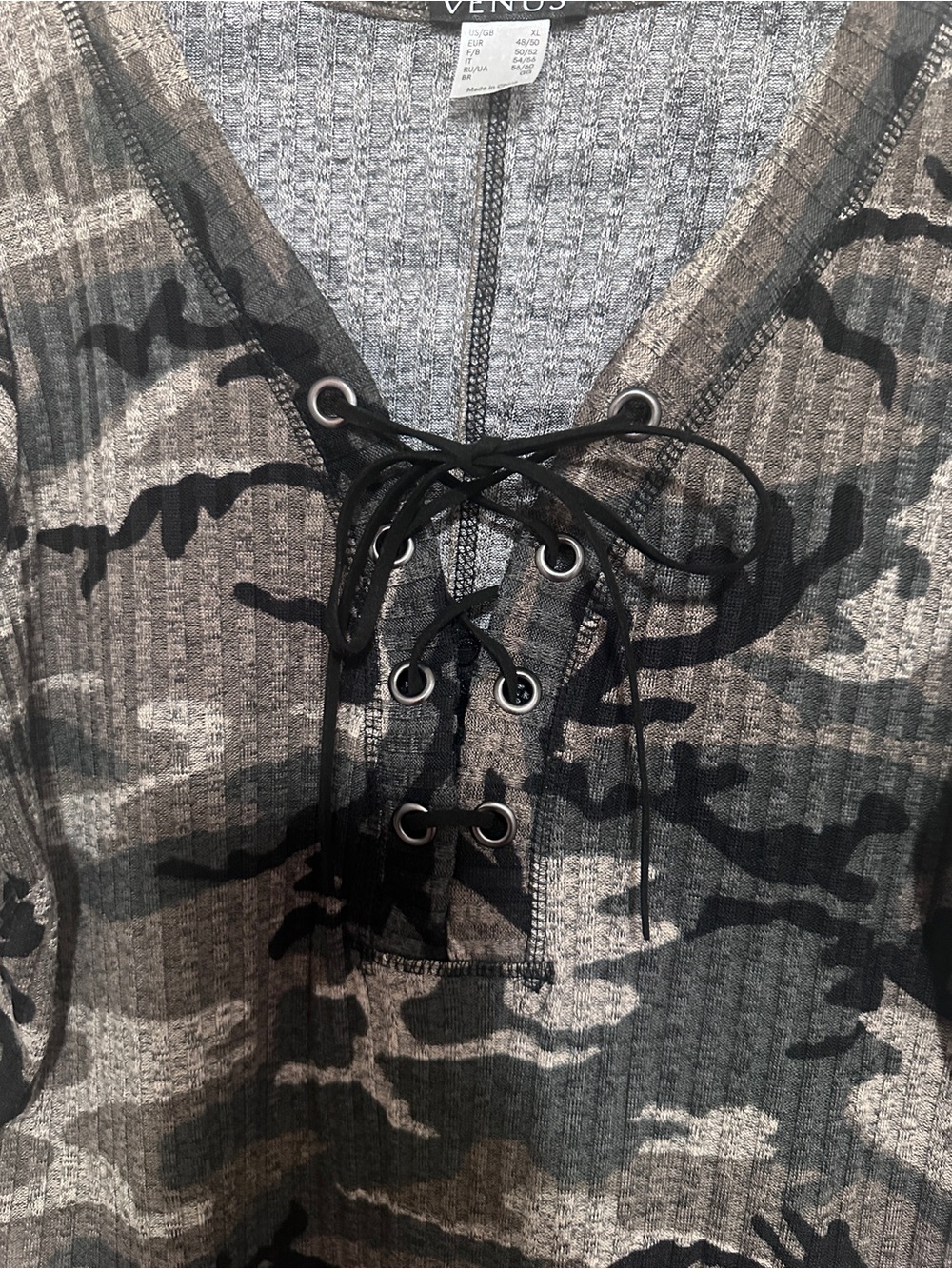 Venus Olive Camo Lace-Up Ribbed Long Sleeve Top XL - Picture 2 of 5